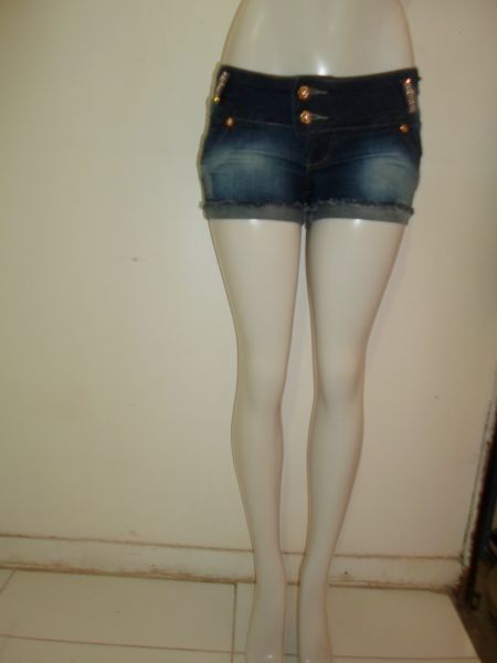 Short jeans combina com tudo.
